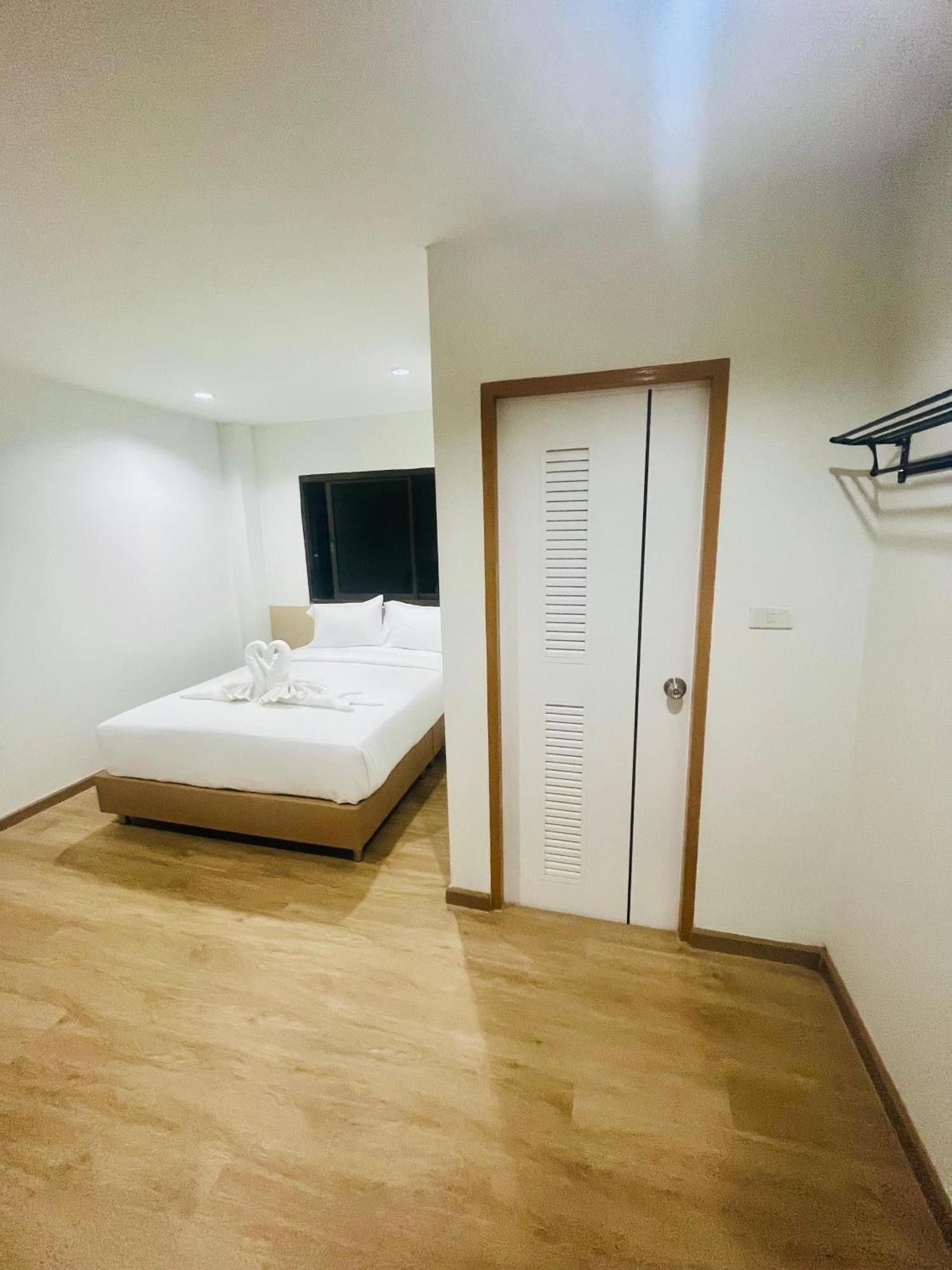 28 Boutique Hotel Patong Exterior photo