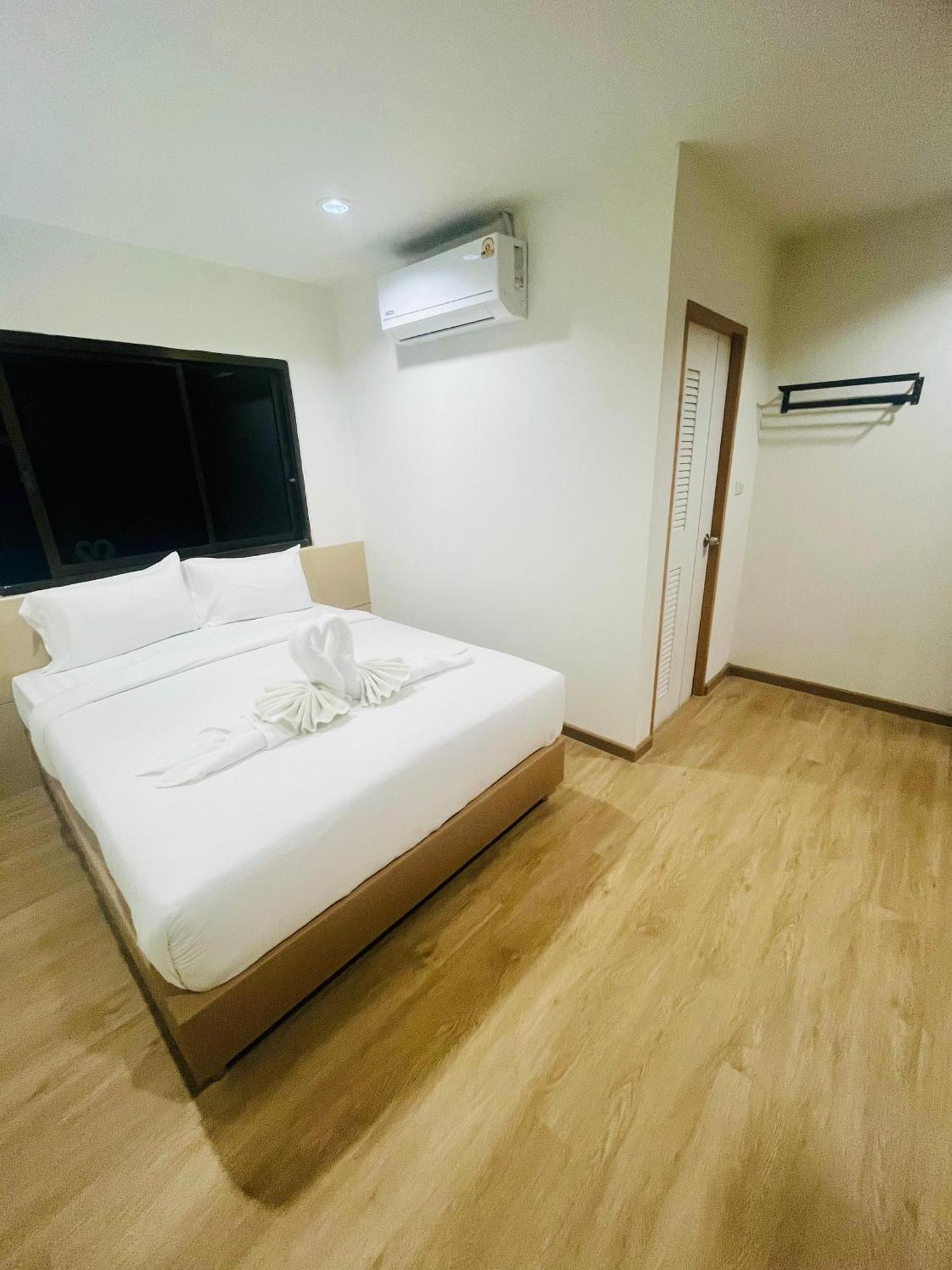 28 Boutique Hotel Patong Exterior photo