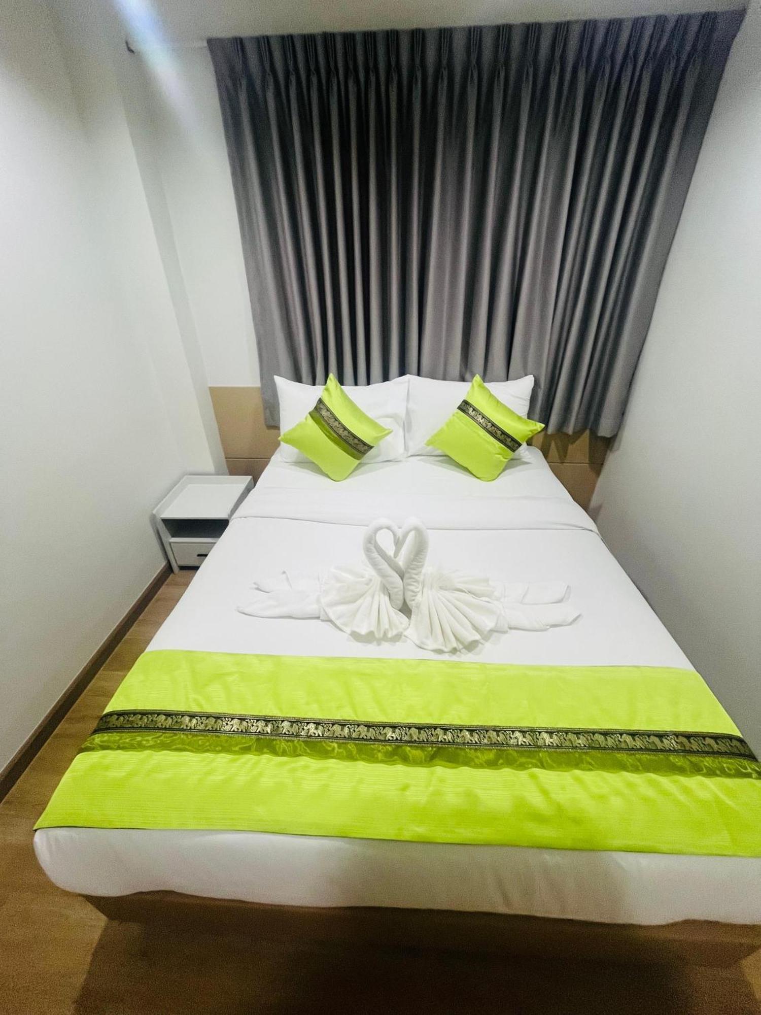 28 Boutique Hotel Patong Exterior photo
