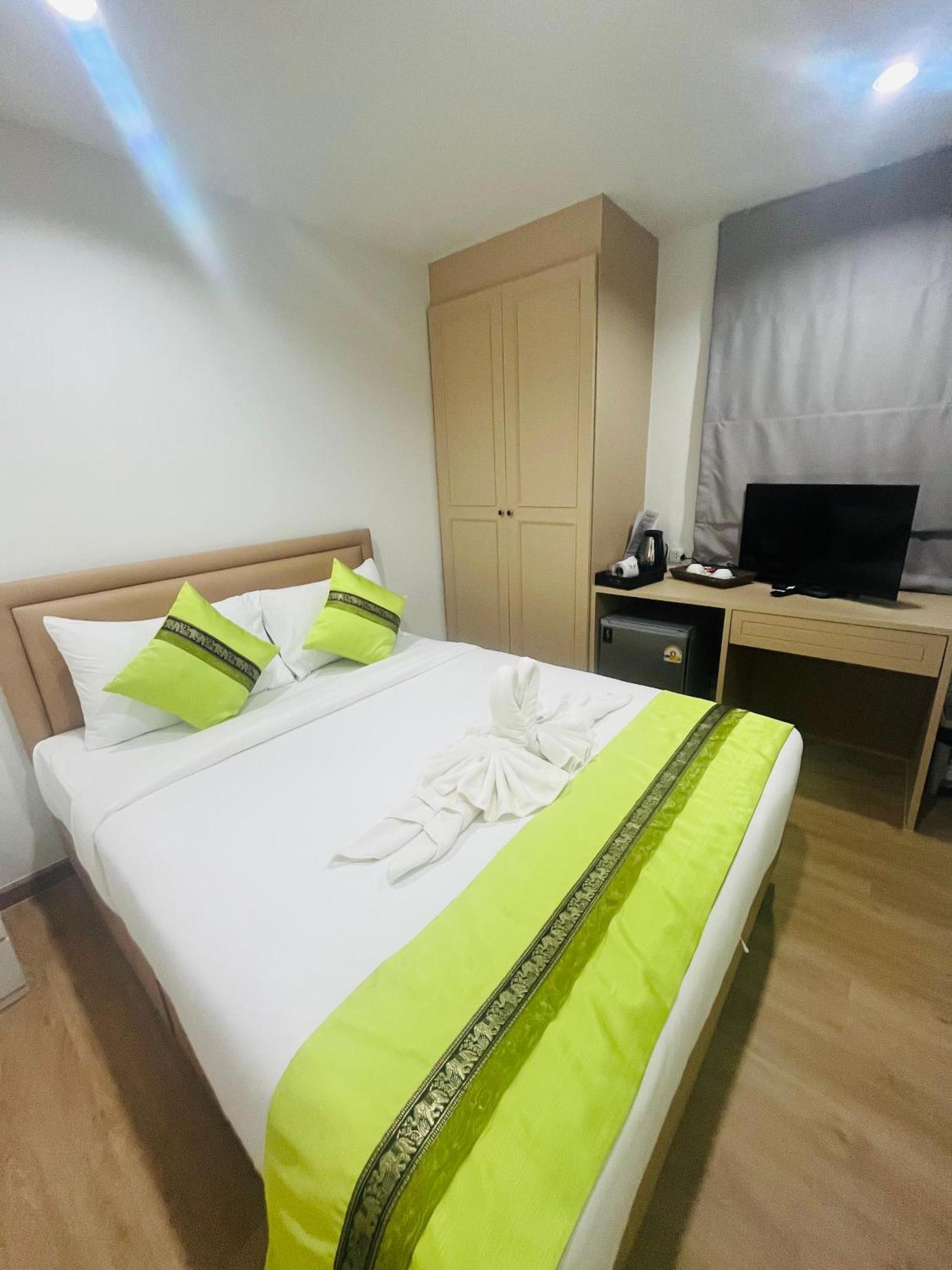 28 Boutique Hotel Patong Room photo