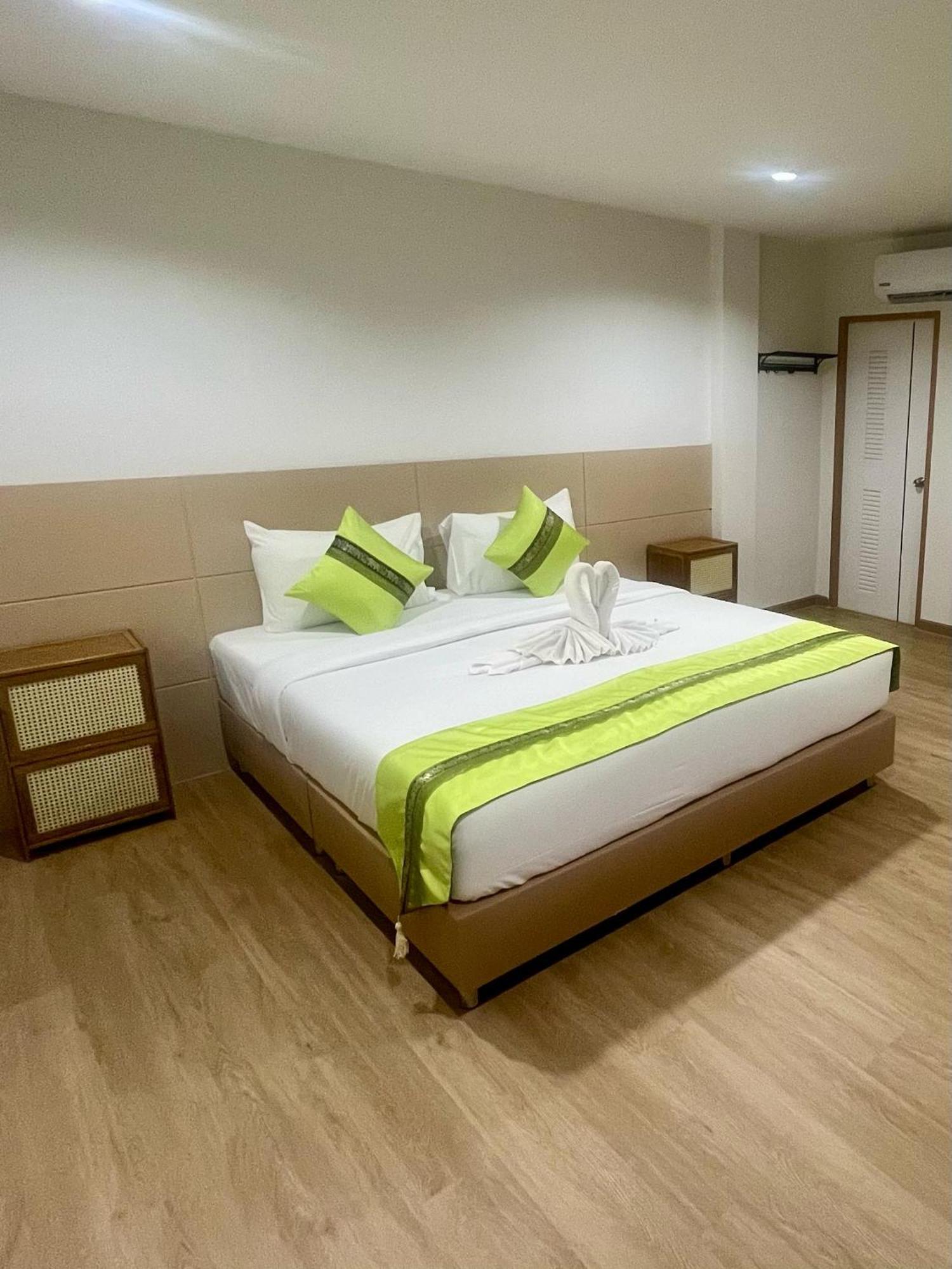 28 Boutique Hotel Patong Exterior photo