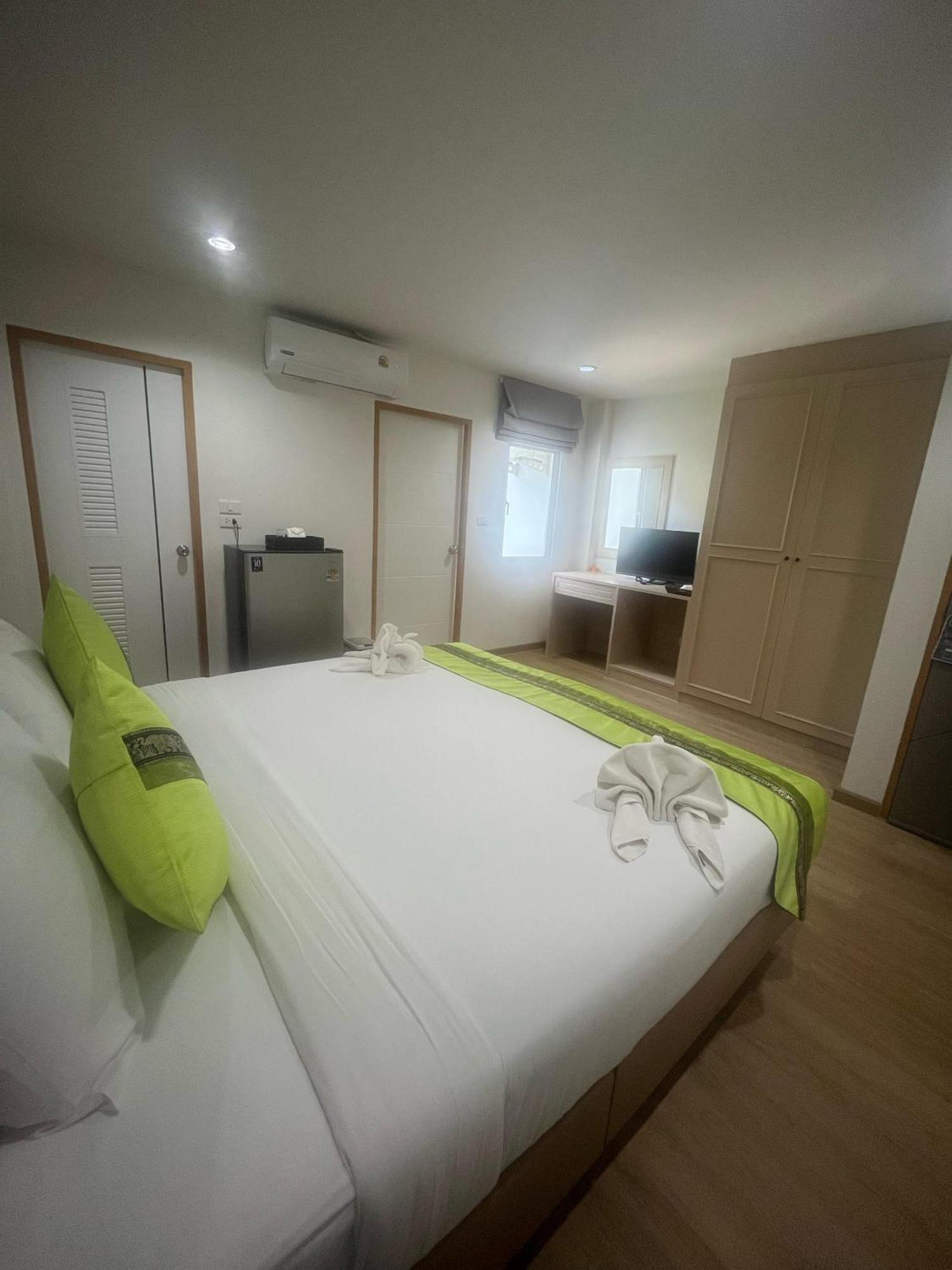 28 Boutique Hotel Patong Exterior photo