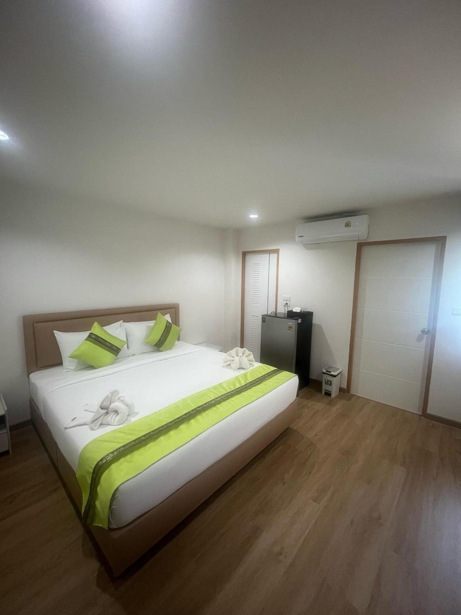 28 Boutique Hotel Patong Exterior photo